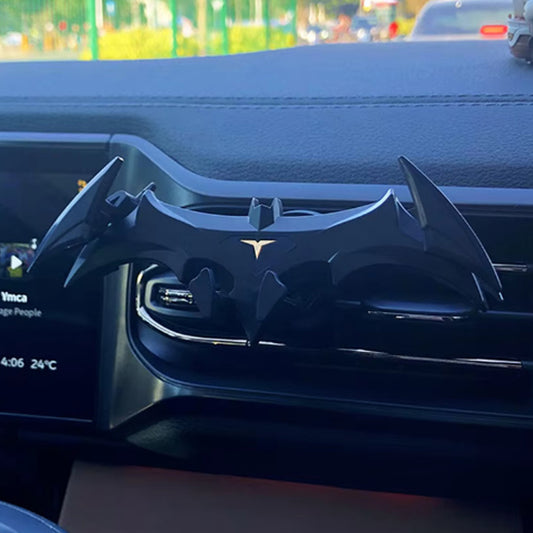 Support de Telephone pour voiture Bat pose dans une voiture en circulation